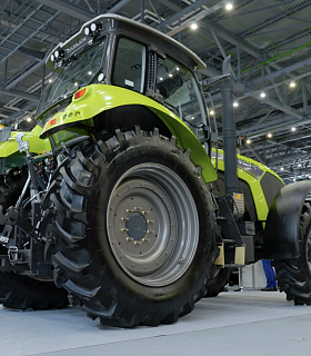 Zoomlion и Таросмашинери представили новый трактор RG2004 для фермеров Поволжья